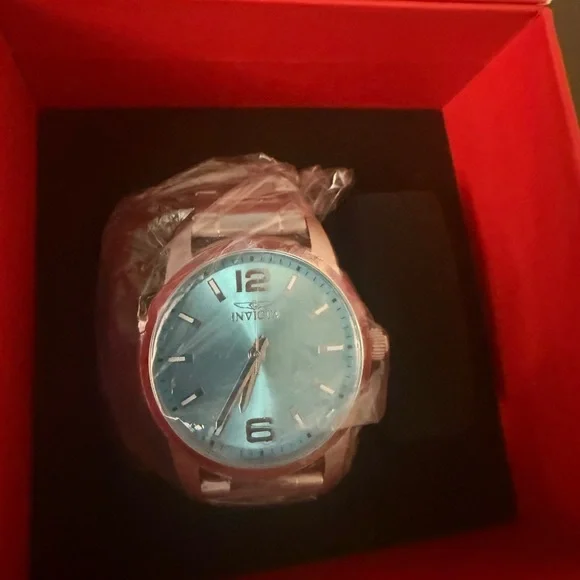 Invicta Silver Watch with Yellow Tag - Picture 5 of 8